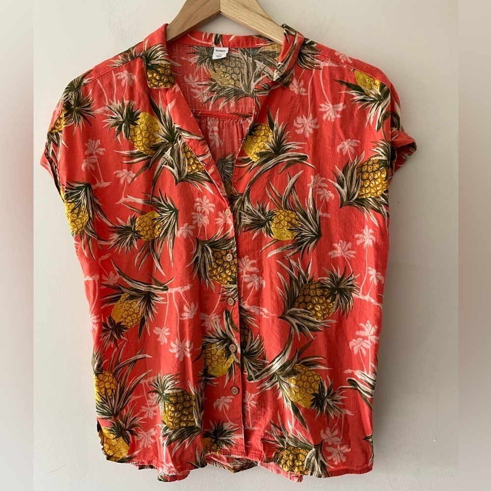Old Navy Hawaiian Pineapple‎ Button Down